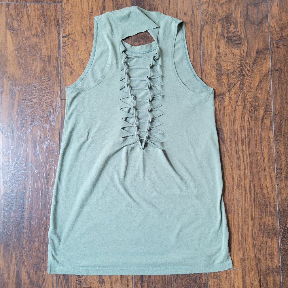 Onzie Cut Out Back Tank Sage Green sz small